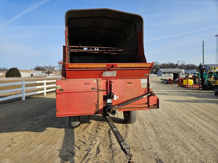 #96-•-h-&-s-14'-forage-wagon-image-8