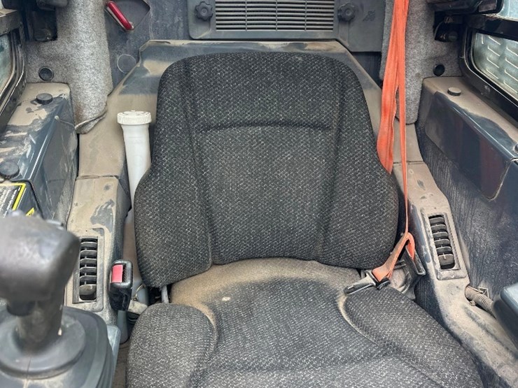 2018-deere-331g-image-16