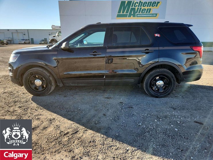 2019-ford-explorer-image-2