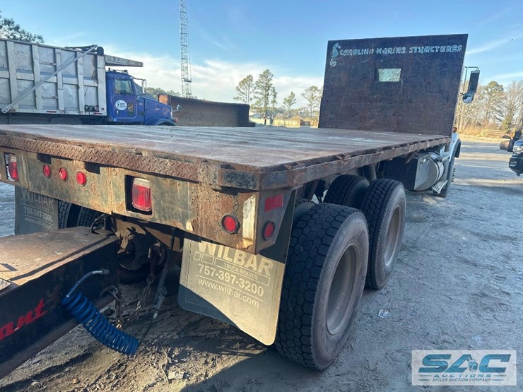 2005-kenworth-t300-image-11