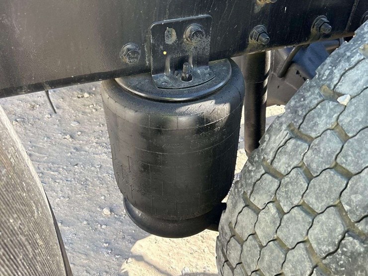 2020-international-mv607-image-24