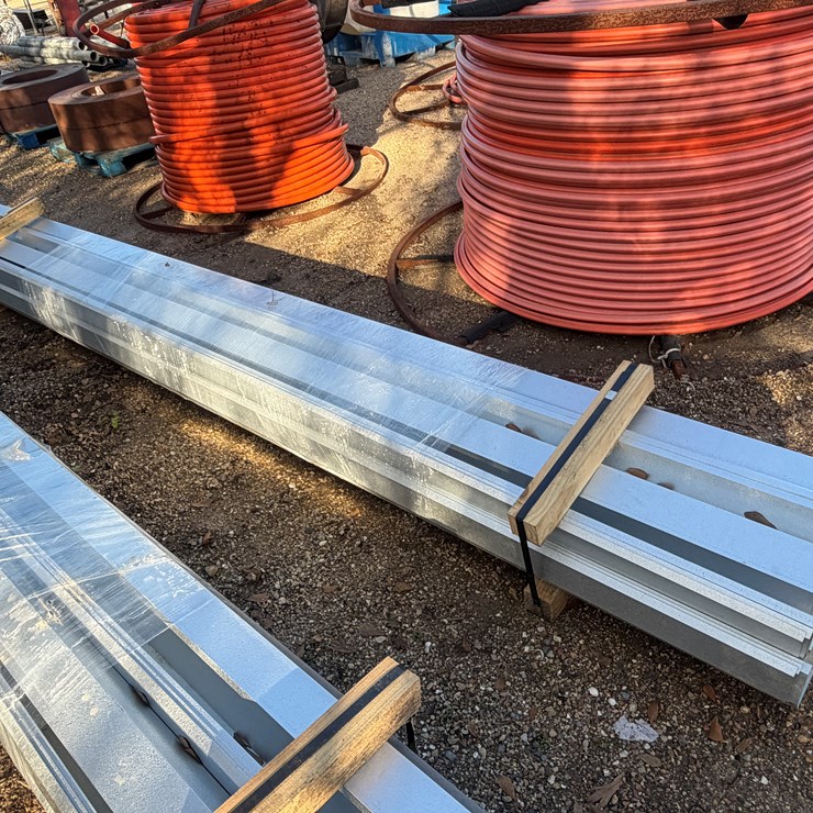 #5149 • BUNDLE OF GALVANIZED GUTTERS @ 14FT 4IN, 26G