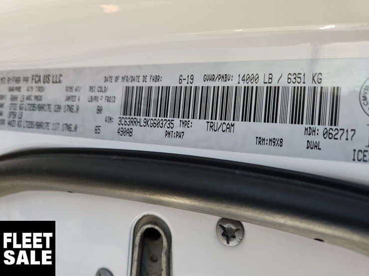 2019-dodge-3500-image-38