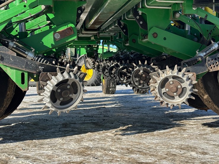 john-deere-1775-image-16