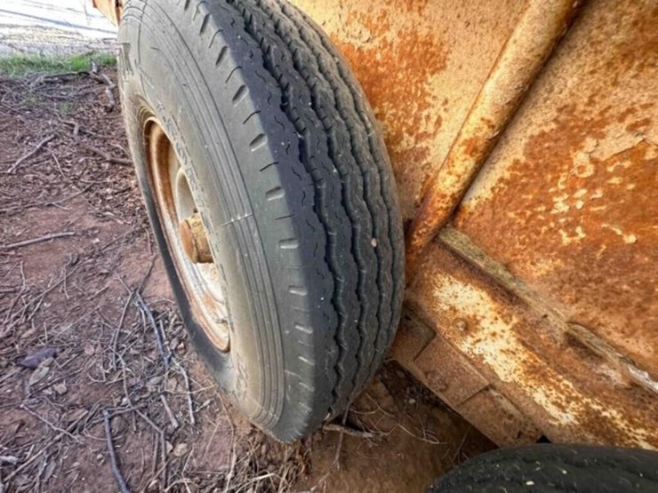 gooseneck-livestock-trailer-image-13