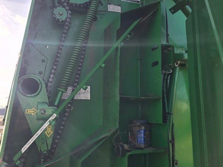 john-deere-568-image-22