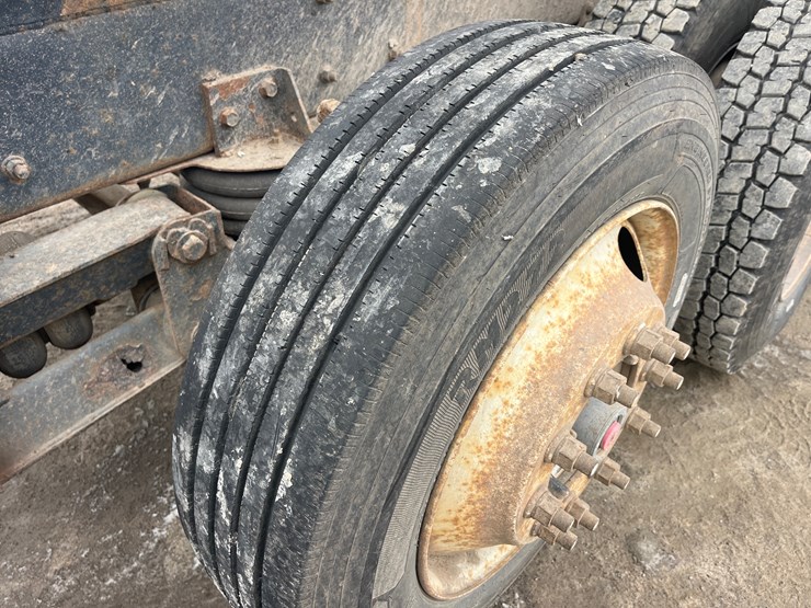 1998-mack-rd690s-image-16