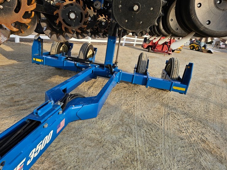 2021-kinze-3500-image-13