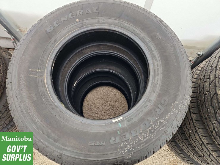 set-of-4-general-grabber-hts-tires-255/70r17-image-1