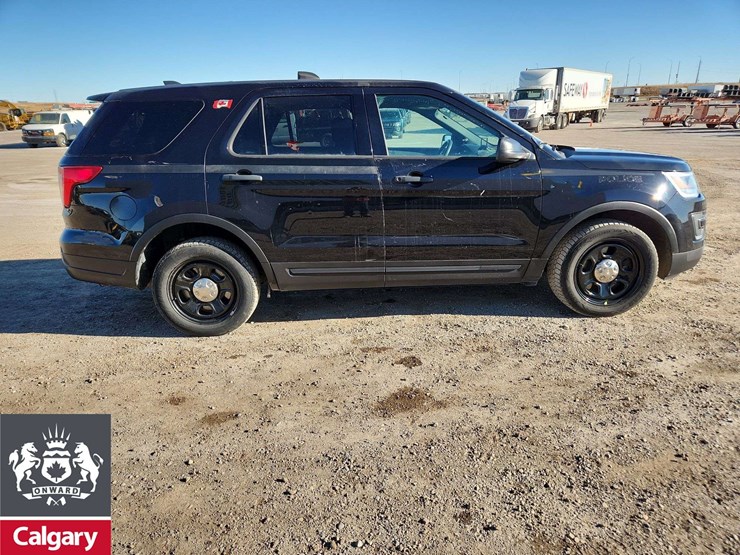 2019-ford-explorer-image-8