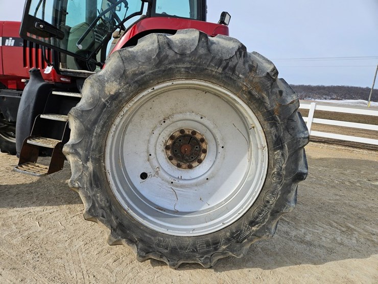 case-ih-mx180-image-49