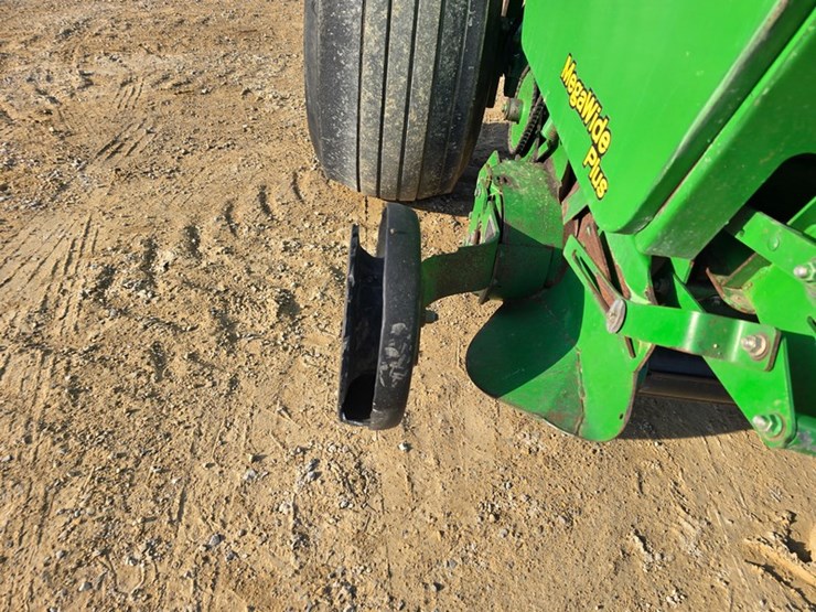 john-deere-568-image-11