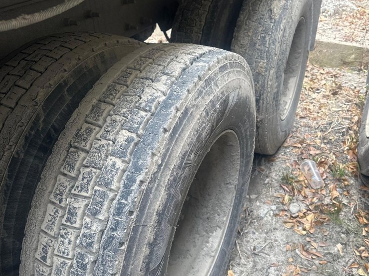 2020-mack-gr64f9-quad/a-dump-truck-image-10