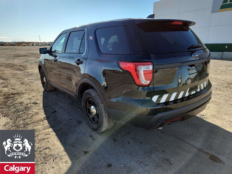 2017-ford-explorer-image-3