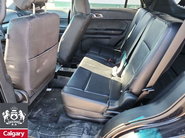 2019-ford-explorer-image-15