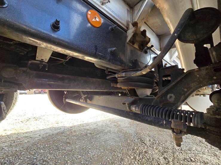 2015-kenworth-t800-image-105