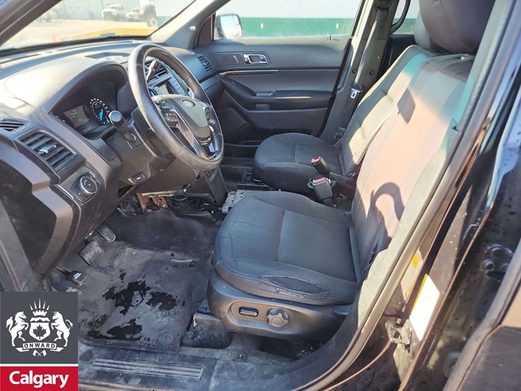 2019-ford-explorer-image-14