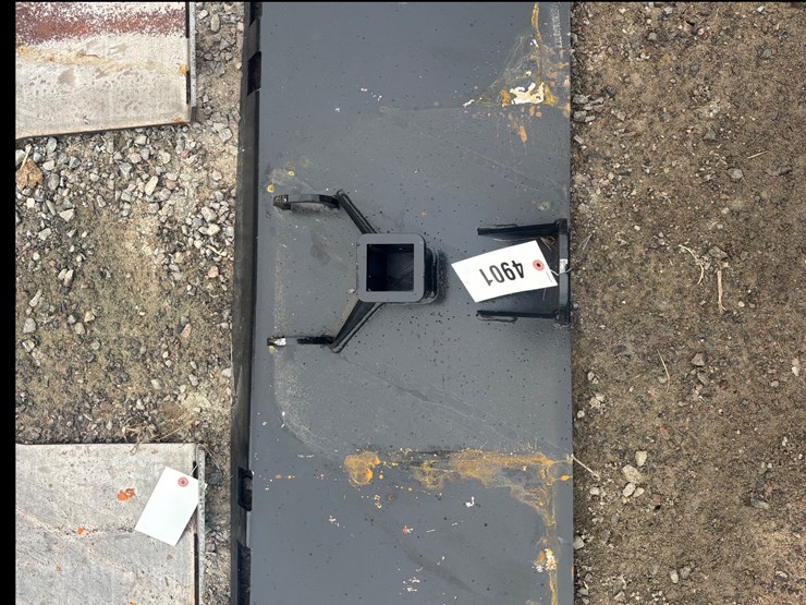 #4901-•-skid-steer-plate-with-hitch-reciver-and-reece-hitch-reciver-image-1