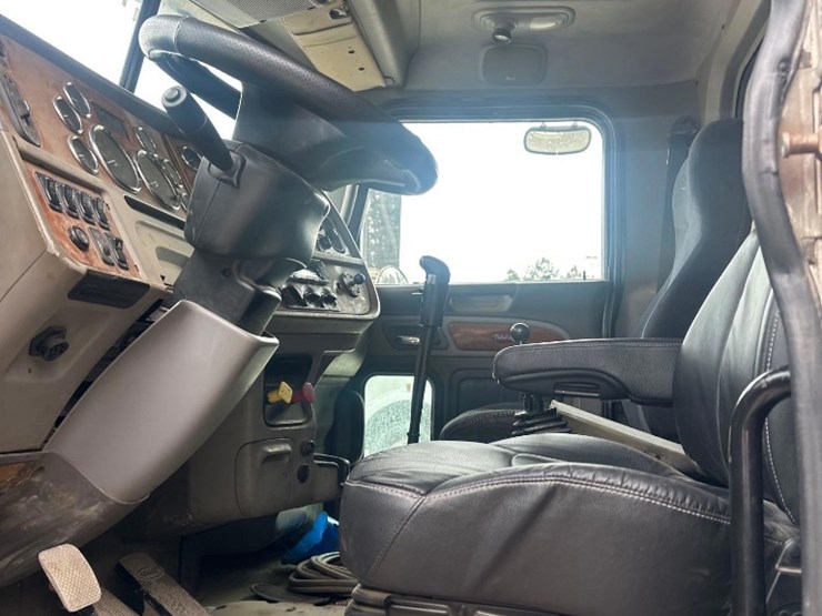 2007-peterbilt-357-image-16