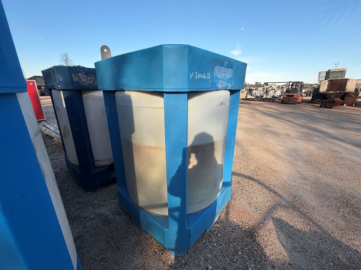 #5144-•-300-gallon-water-tank,-skid-mtd-image-4