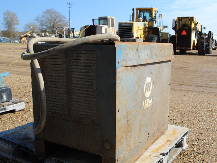 #5173-•-miller-srm333-welder-image-4