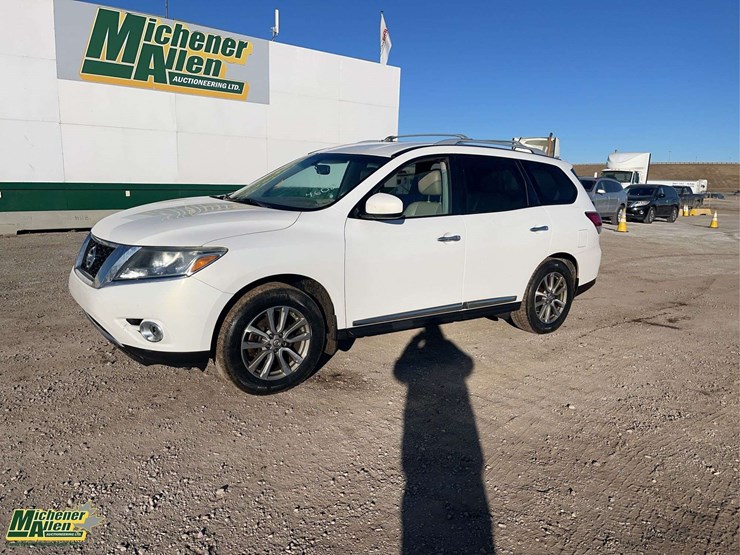 2014-nissan-pathfinder-image-1