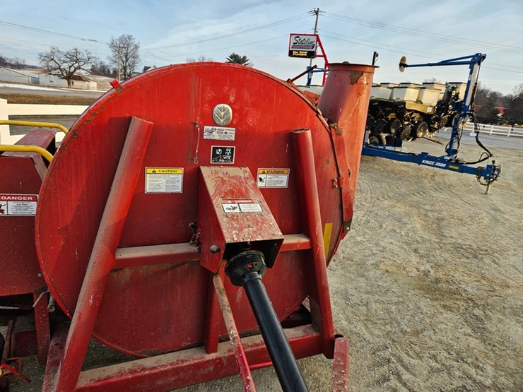 new-holland-f62b-image-11