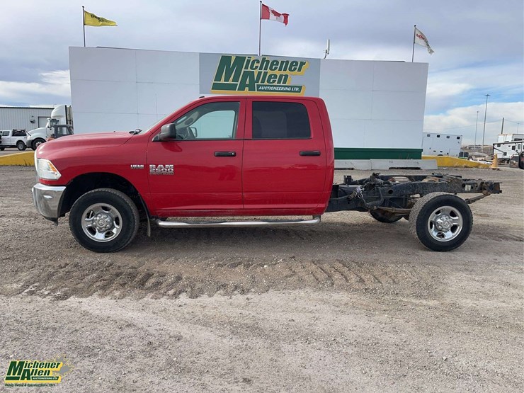 2013-dodge-2500-image-6