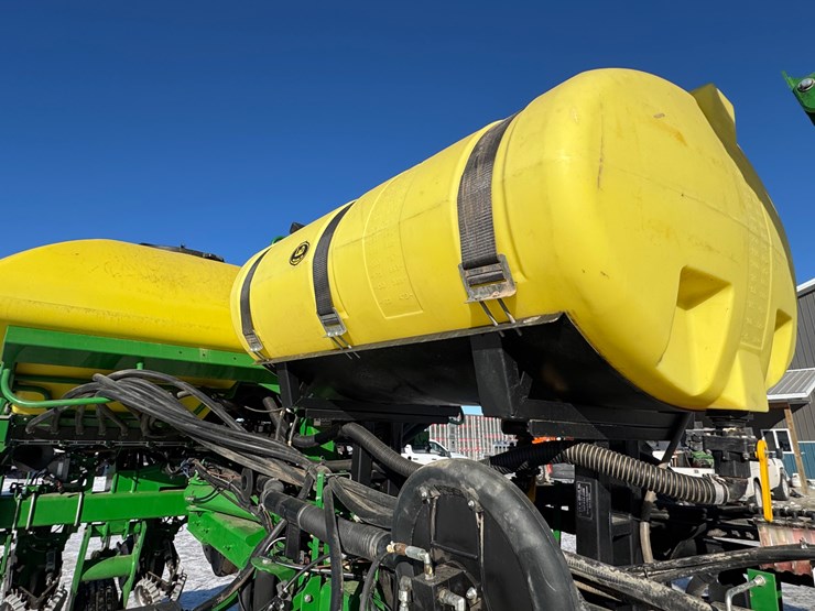 john-deere-1775-image-14