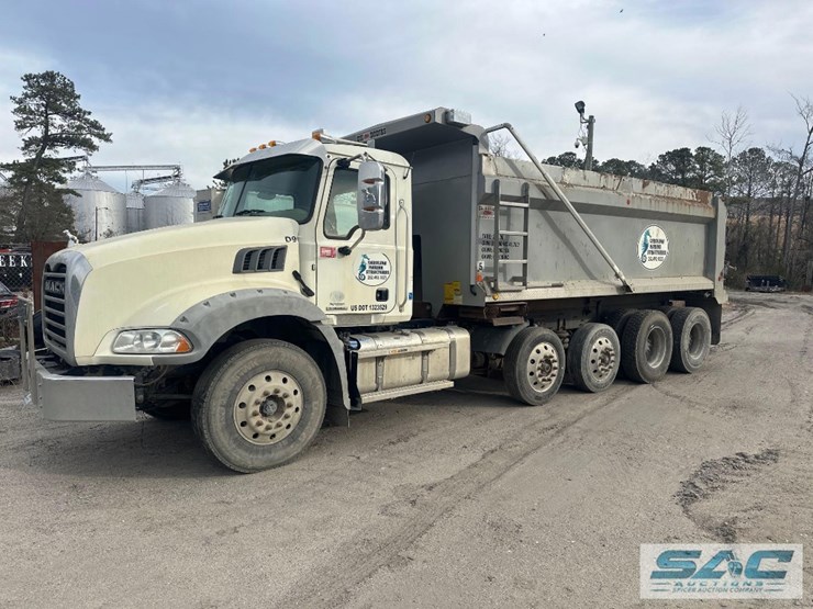 2019-mack-gr64b-quad/a-dump-truck-image-1