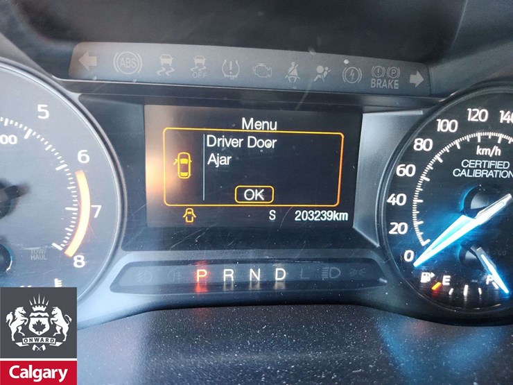 2019-ford-explorer-image-23