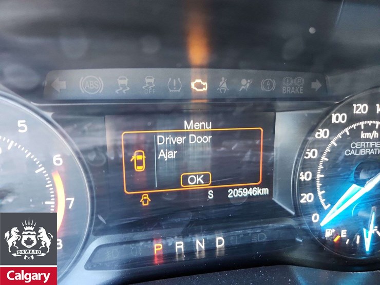 2019-ford-explorer-image-23