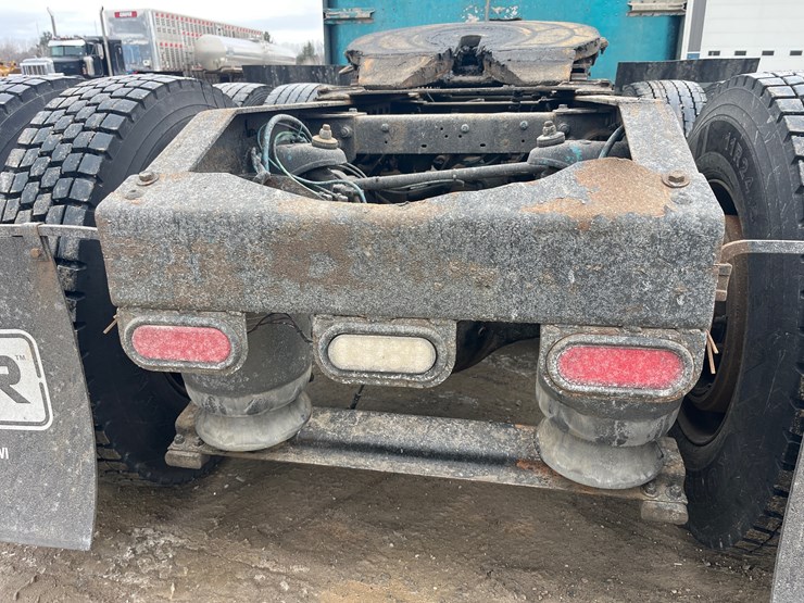 1998-peterbilt-379-image-18