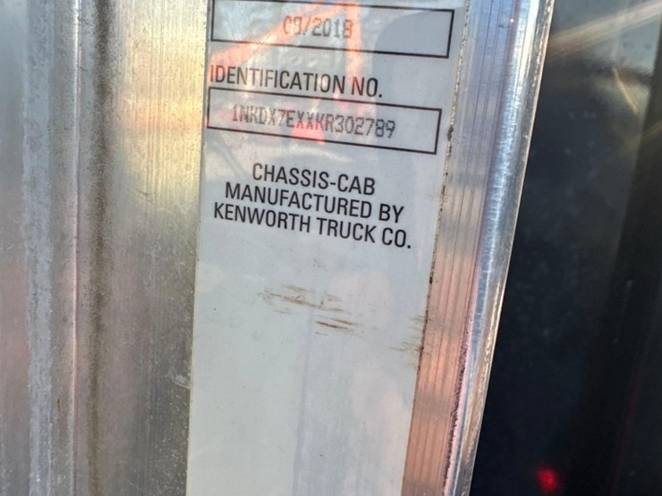 2019-kenworth-t800-image-17