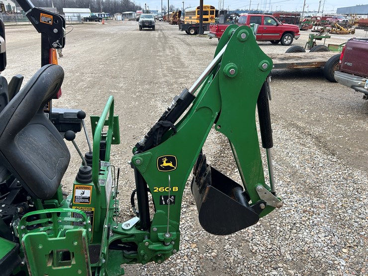 2020-john-deere-1025r-image-23