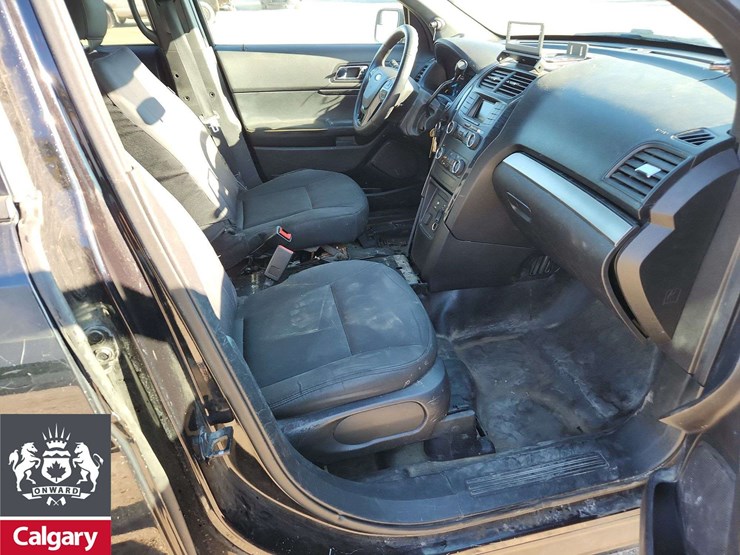 2019-ford-explorer-image-18