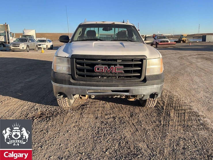 2010-gmc-sierra-1500-image-10
