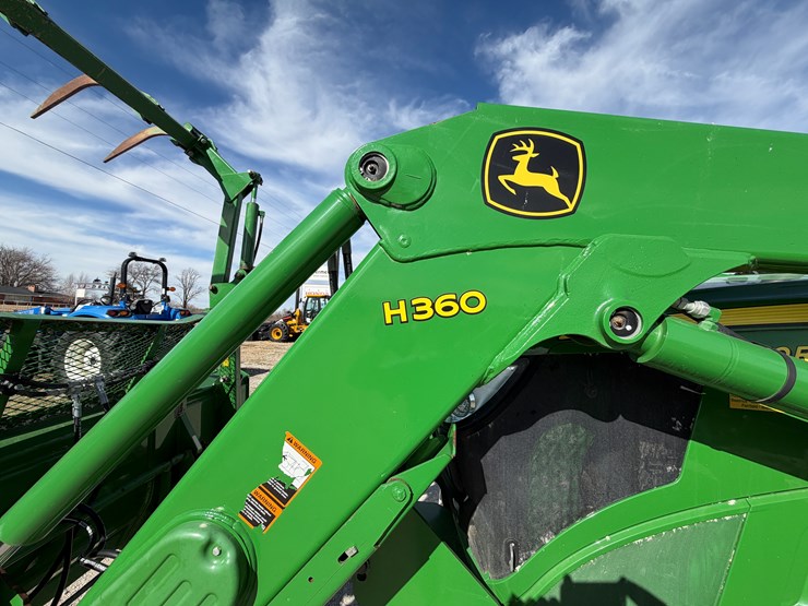 2015-john-deere-6150r-image-10