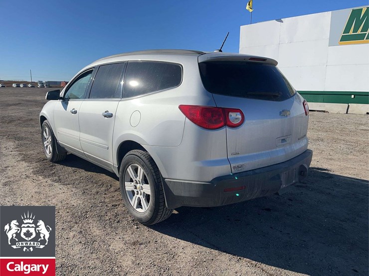 2010-chevrolet-traverse-image-3