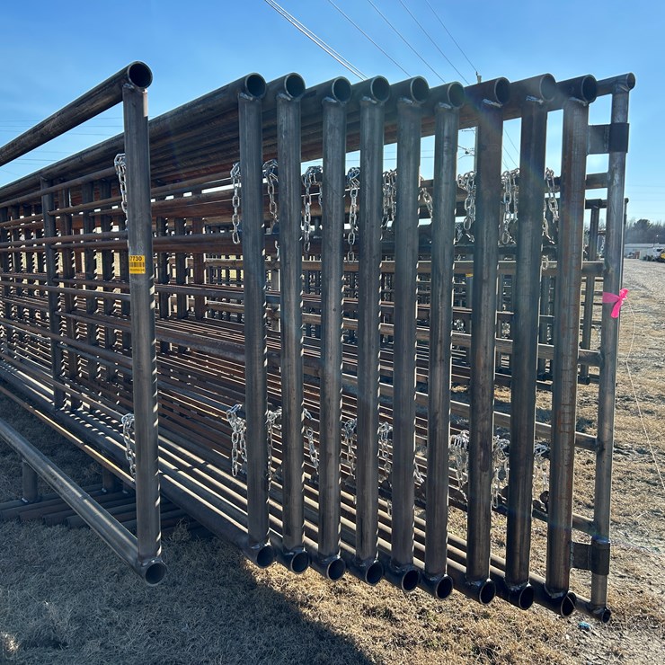 #37730 • Lot of (10) 24' Cattle Panels
