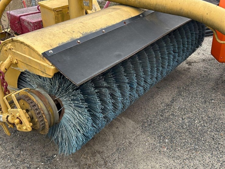 7ft-pull-behind-broom-image-2