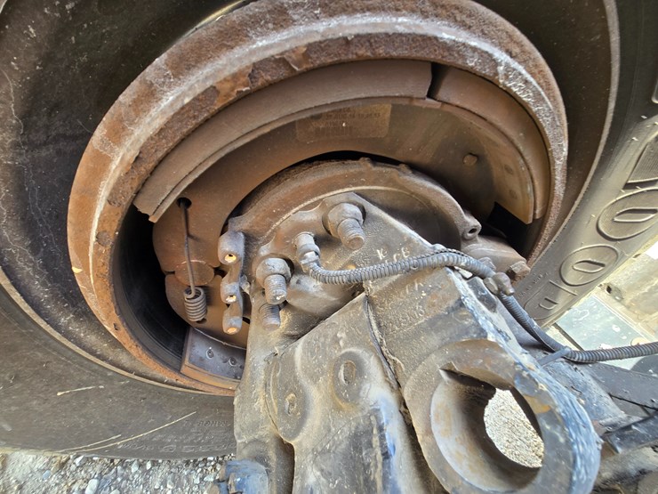 2015-kenworth-t800-image-55