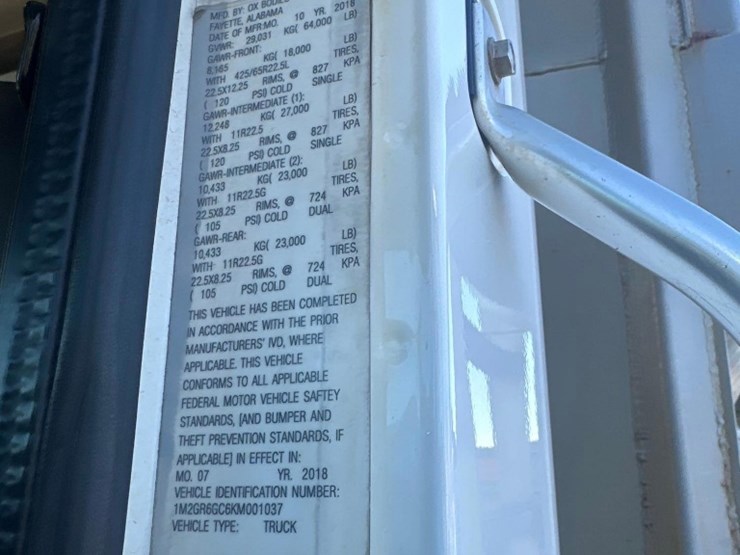 2019-mack-gr64f9-quad/a-dump-truck-image-20