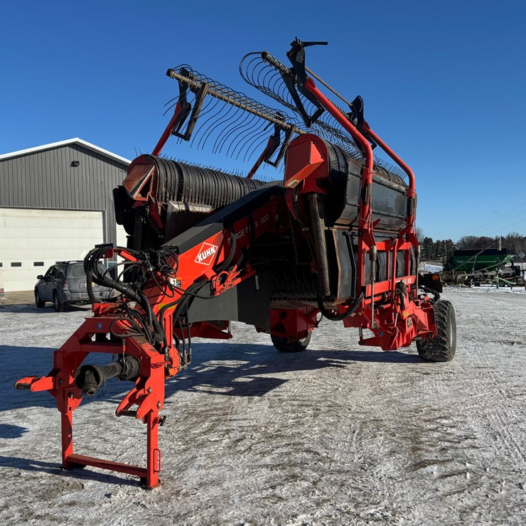 #4804 • Kuhn Maxx Merge 902