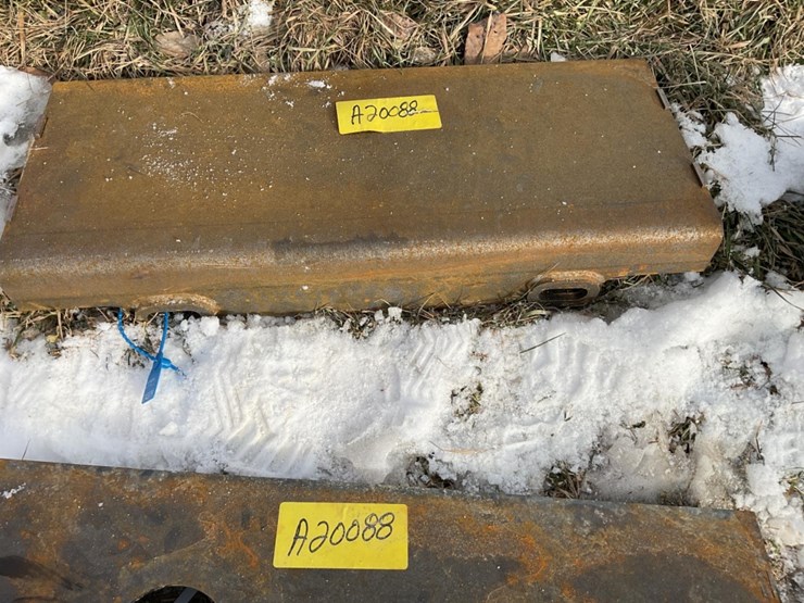 new-unused-giyi-weldable-mini-skid-loader-mount-plate-image-2