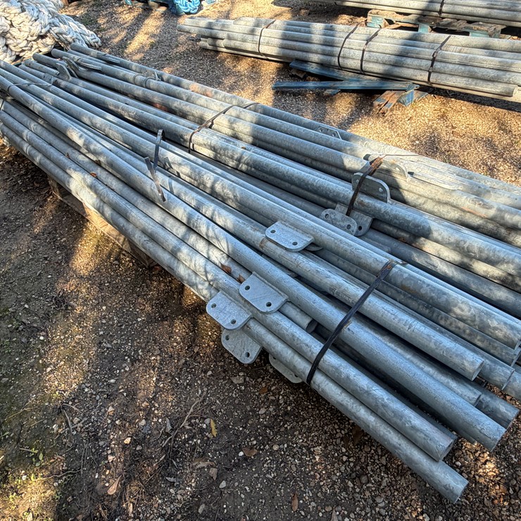 #5124 • BUNDLE OF 2IN GALVANIZED PIPE