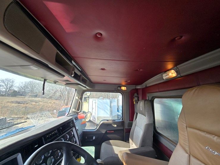 2015-kenworth-t800-image-63