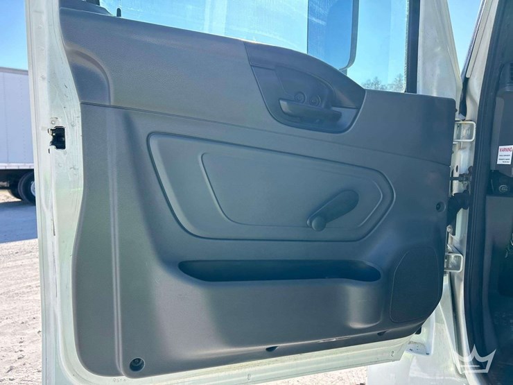 2020-international-mv607-image-11