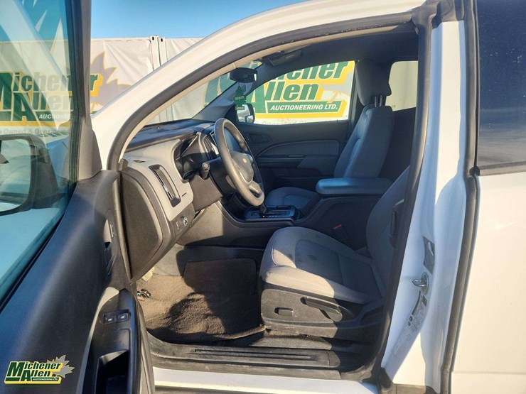 2016-chevrolet-colorado-image-16