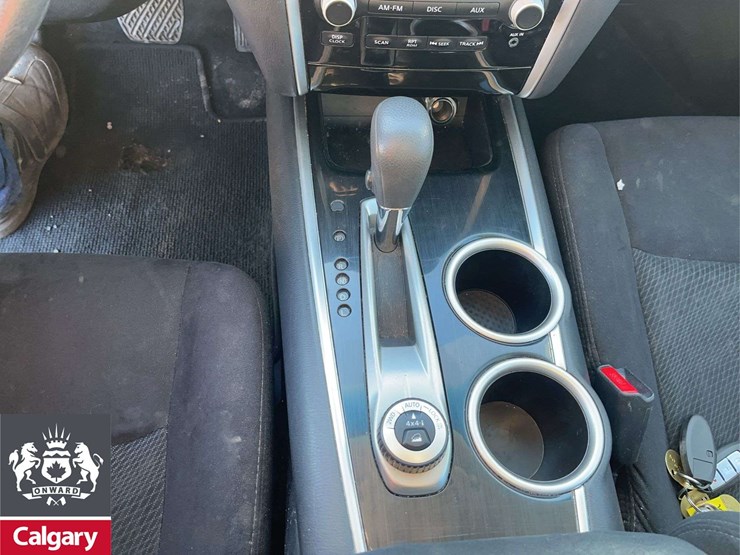 2015-nissan-pathfinder-image-21